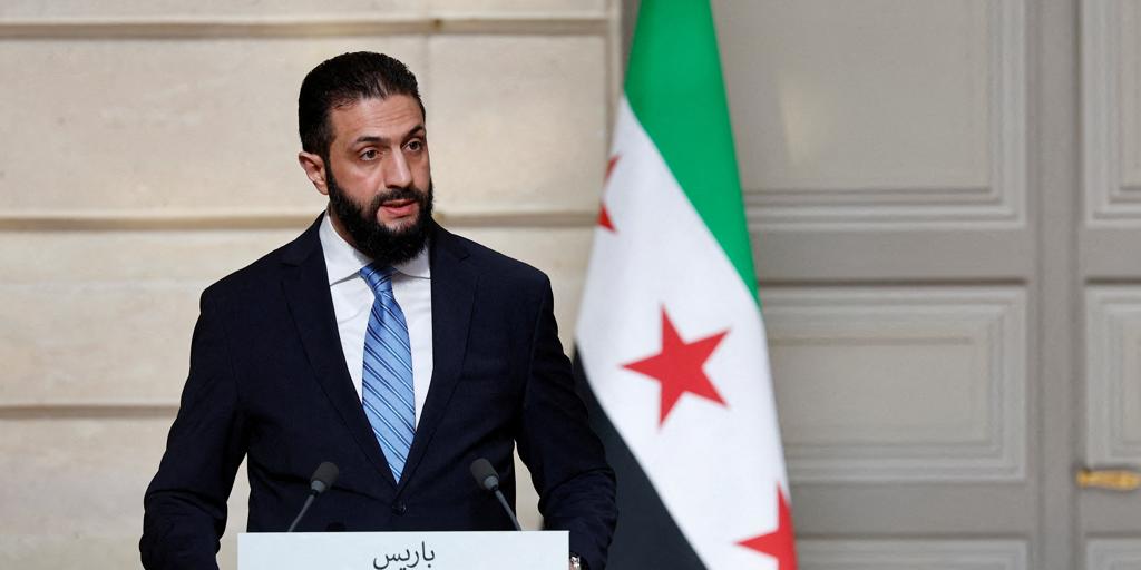 Trump levanta las sanciones a Siria y se reunirá con su nuevo presidente en Arabia Saudí