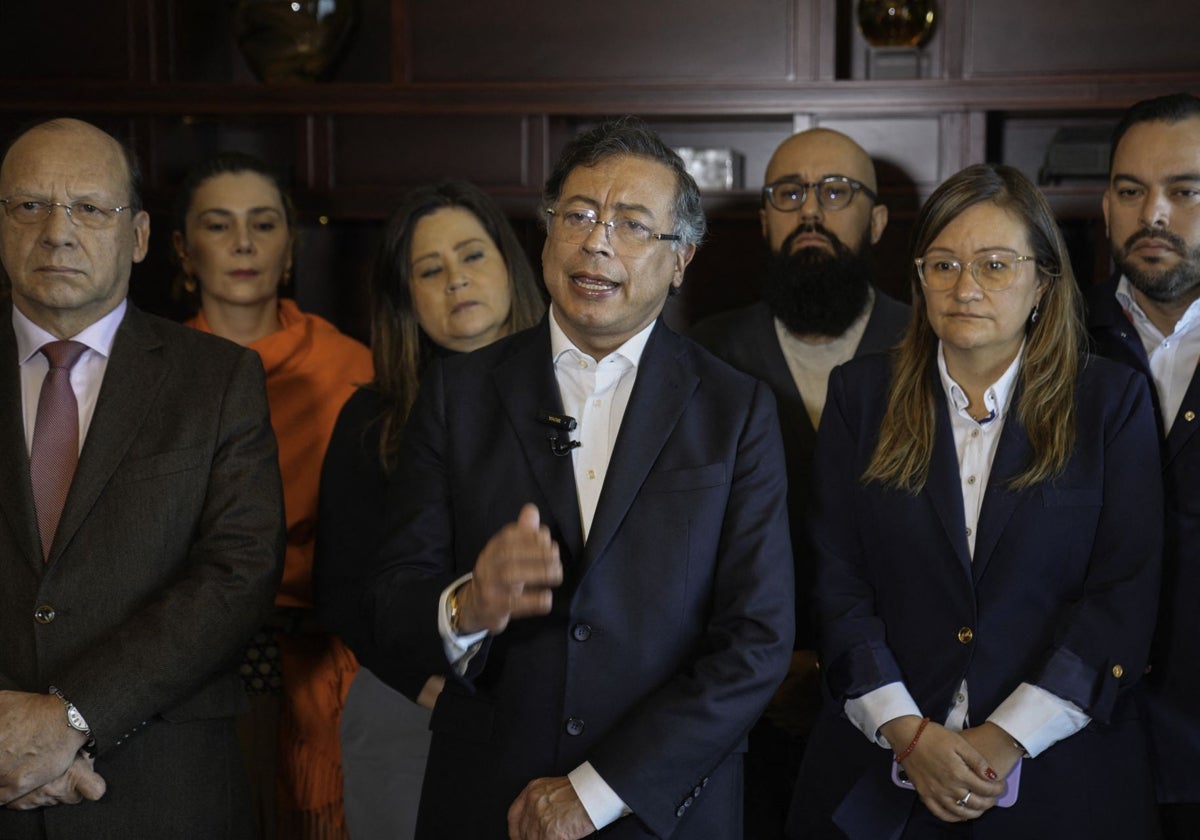 Desde Pekín, Petro pidió al Senado «poner de nuevo en votación la consulta popular»