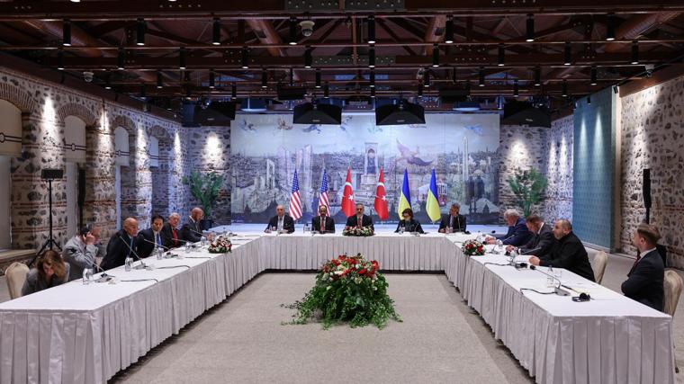 Un momento de la reunión entre las delegaciones de EE.UU., Turquía y Ucrania