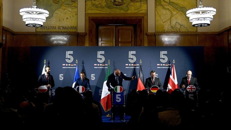 El E-5 de Europa, indignado con la ausencia de Putin en Estambul: «Nos toma el pelo»