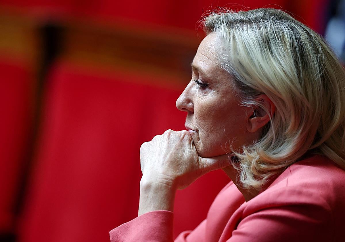 Según la normativa francesa, los créditos ofrecidos a líderes políticos deben respetar unas condiciones de «transparencia» que permita conocer el «origen y destino» del dinero utilizado con fines políticos