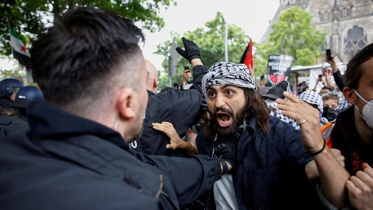 Al menos 50 detenidos en una violenta manifestación propalestina en Berlín
