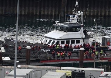 La migración neta del Reino Unido se reduce a la mitad en el primer año de Starmer al frente del Gobierno