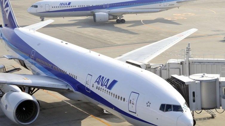 Un avión japonés realiza un aterrizaje de emergencia después de que un pasajero tratase de abrir la puerta en pleno vuelo