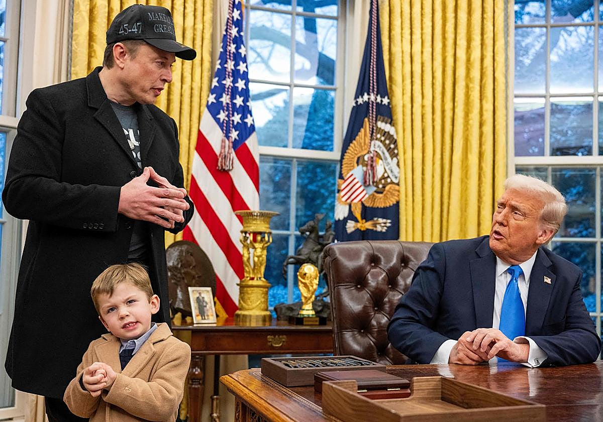 Elon Musk, con su hijo X Æ A-Xii, en el despacho de Donald Trump en la Casa Blanca