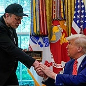 Elon Musk se despide de la Casa Blanca con un ojo morado y sin atajar el déficit