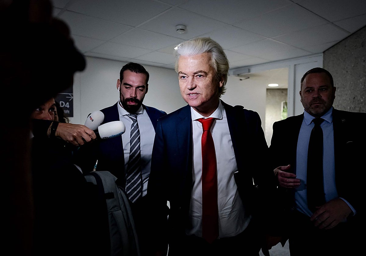 La última crisis gubernamental se produce apenas unas semanas antes de que los Países Bajos reciban a los líderes mundiales para una cumbre de la OTAN