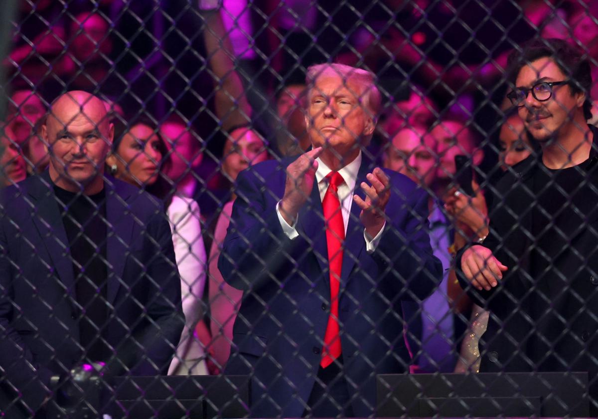 El presidente de EE.UU., Donald Trump, durante un combate de lucha de UFC en Nueva Jersey