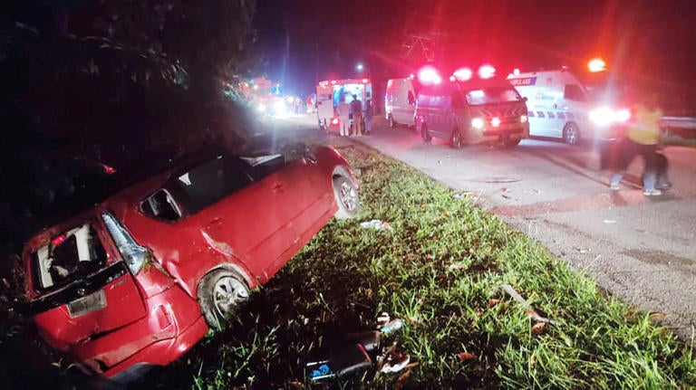 La furgoneta con la que colisionó el autobús