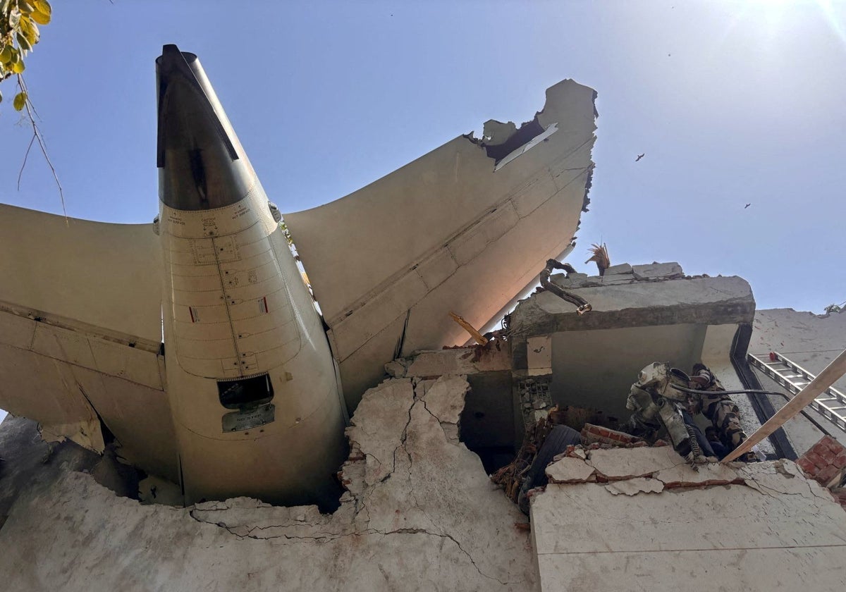 El avión de Air India estrellado tras el accidente