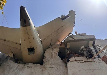 La Policía de Ahmedabad encuentra a un superviviente en el accidente aéreo de Air India en el que volaban 242 personas