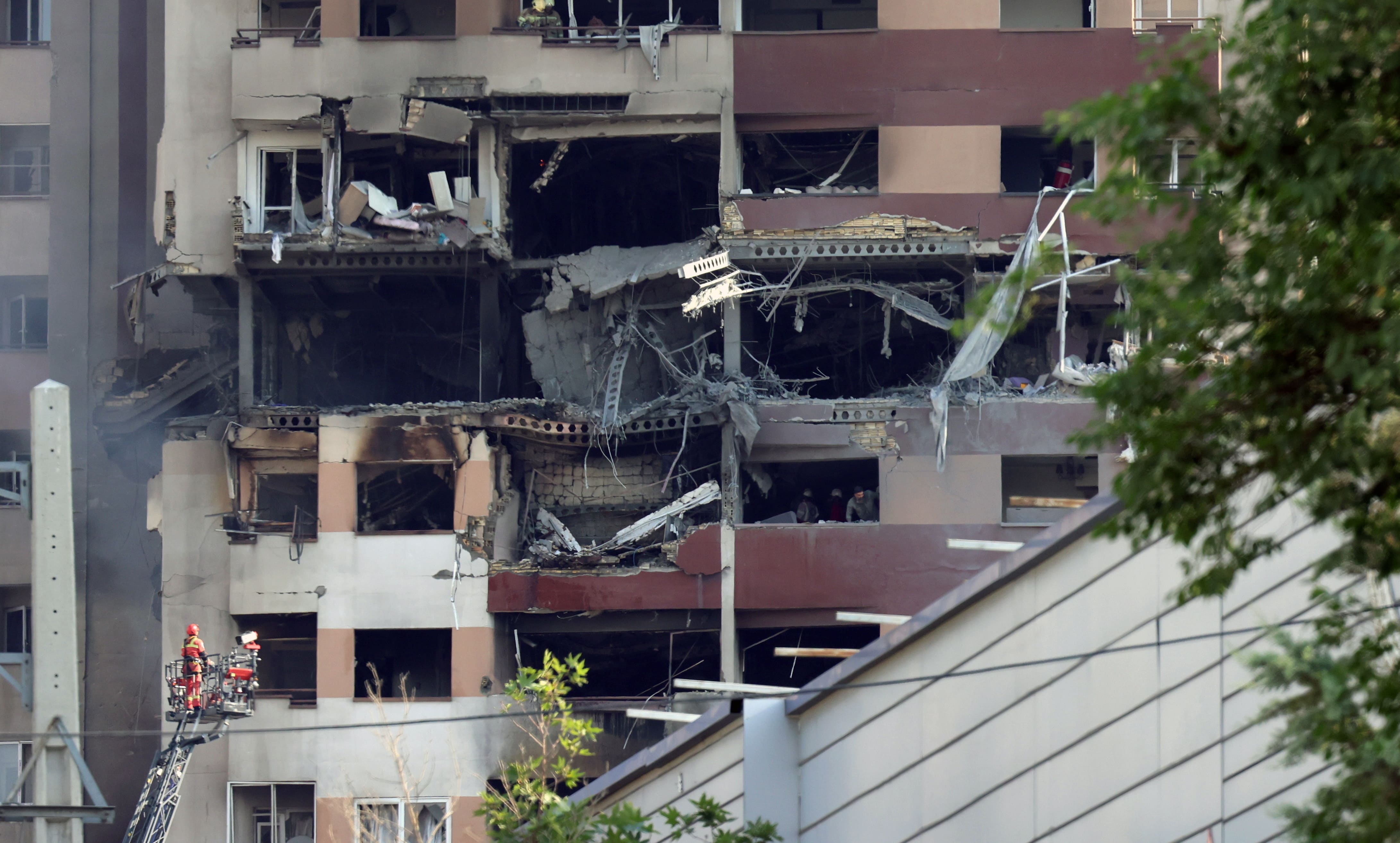 Vista de un edificio afectado por el ataque israelí