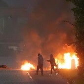 Los disturbios se prolongan en Irlanda del Norte en medio de denuncias de violencia racista y ataques a la Policía