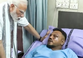 El único superviviente del accidente de avión en la India pudo escapar por la salida de emergencia, según la Policía
