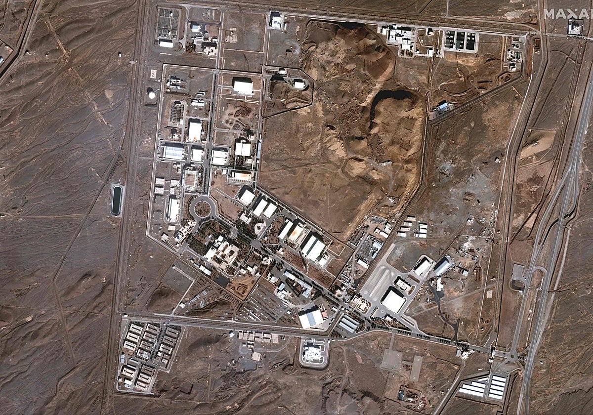 Imagen por satélite tomada en febrero de la planta iraní de Natanz, golpeada por los bombardeos israelíes
