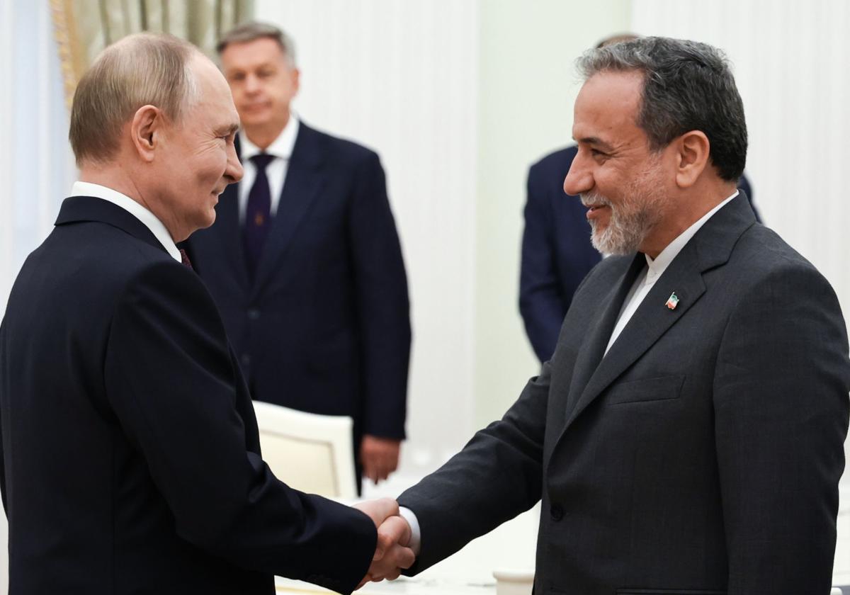 Vladímir Putin recibe en Moscú al ministro de Exteriores iraní