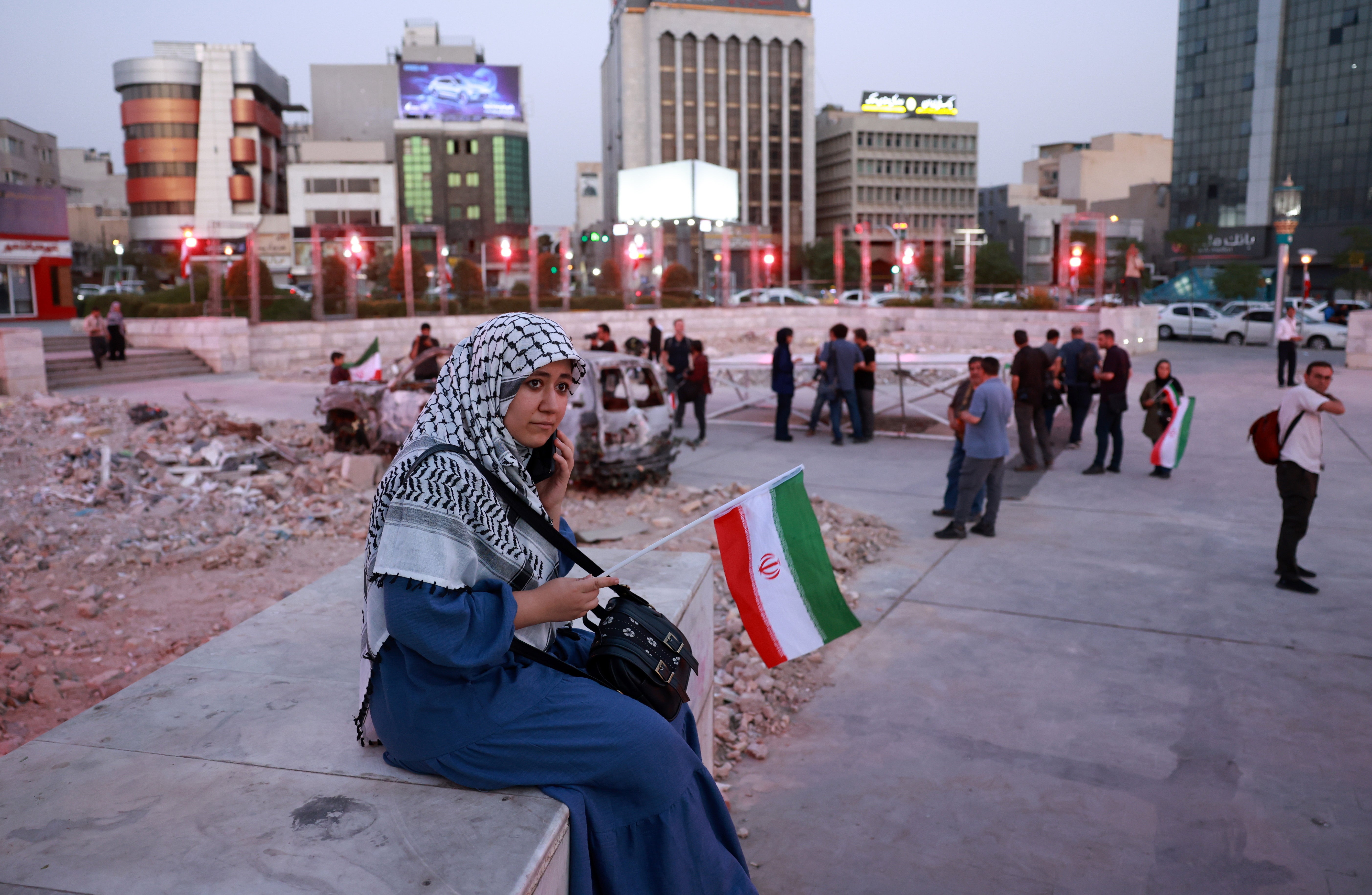 La diáspora iraní, entre la espada y la pared: «Necesitamos un cambio de régimen, pero no así»