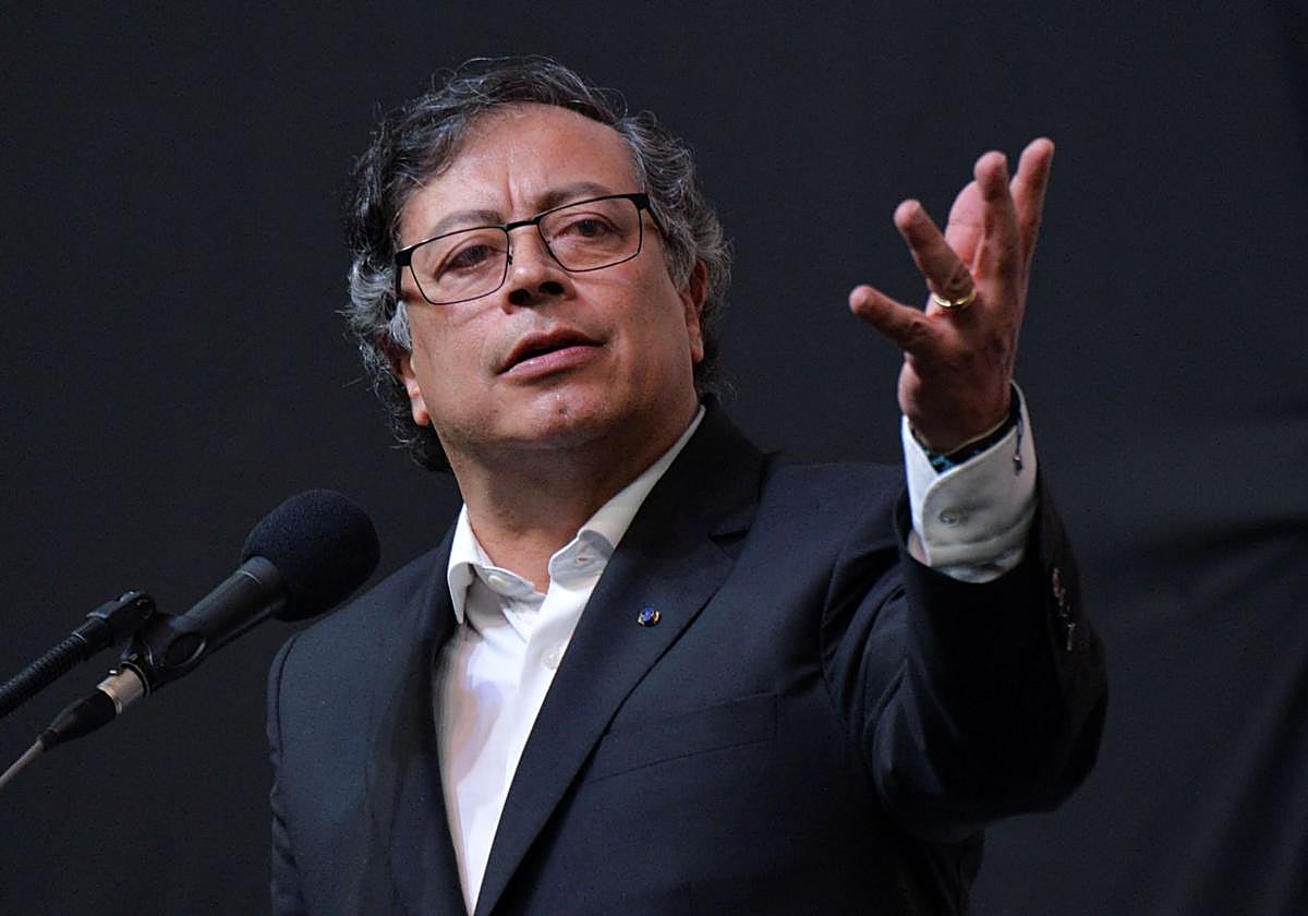 Gustavo Petro, presidente de Colombia, en un evento con los negociadores con la guerrilla del ELN