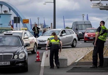 Lipotimias y colas en la frontera en el primer día de controles de Polonia contra la inmigración ilegal