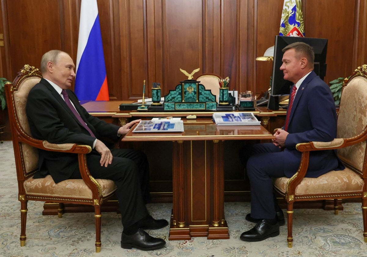 Foto de archivo de una reunión entre Putin y Staroviot en el Kremlin