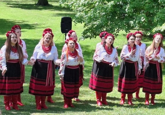 Refugiados ucranianos en Finlandia, de la guerra al país más feliz