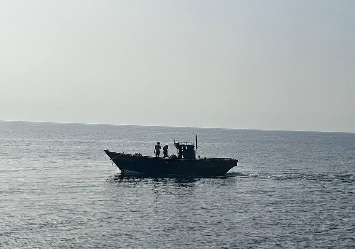 Seis ciudadanos norcoreanos meses después de haber sido rescatados en dos operaciones por parte de Corea del Sur