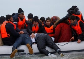 «Uno dentro, uno fuera»: Reino Unido y Francia acuerdan un trueque de inmigrantes