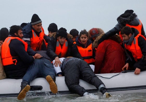 «Uno dentro, uno fuera»: Reino Unido y Francia acuerdan un trueque de inmigrantes