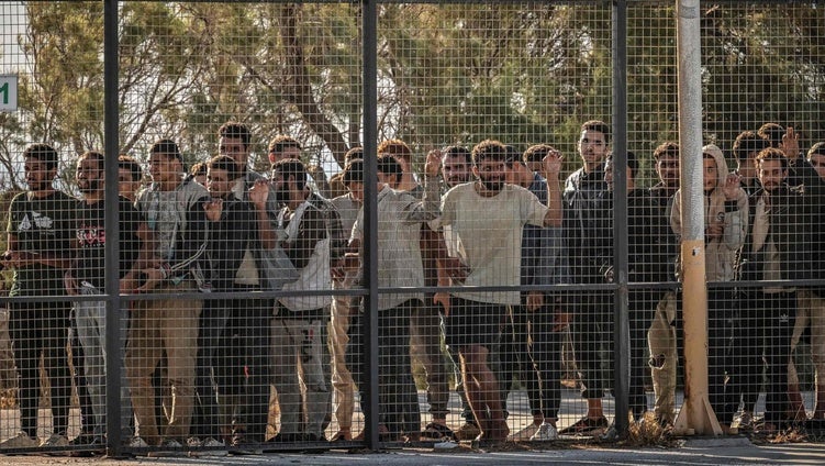 El Parlamento de Grecia aprueba la expulsión sin derecho de asilo para los inmigrantes irregulares