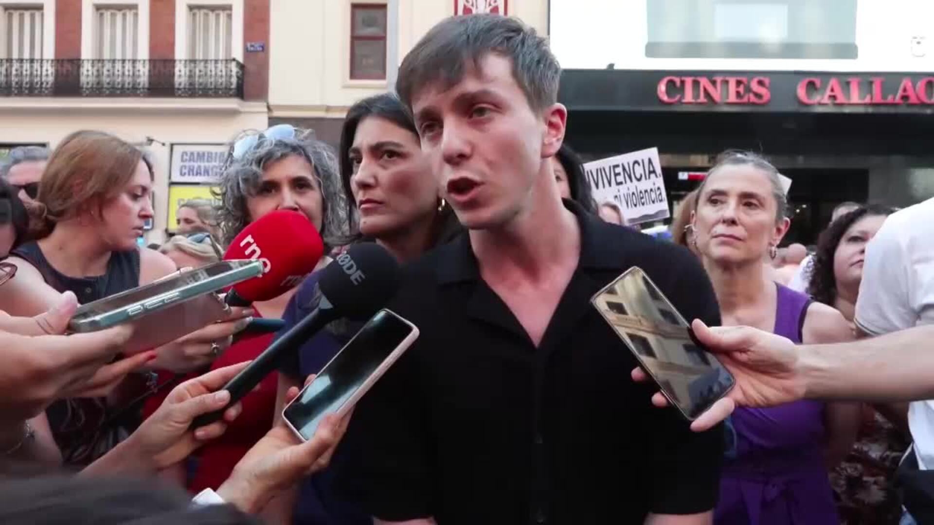 200 personas se concentran en Madrid contra el racismo por los ...