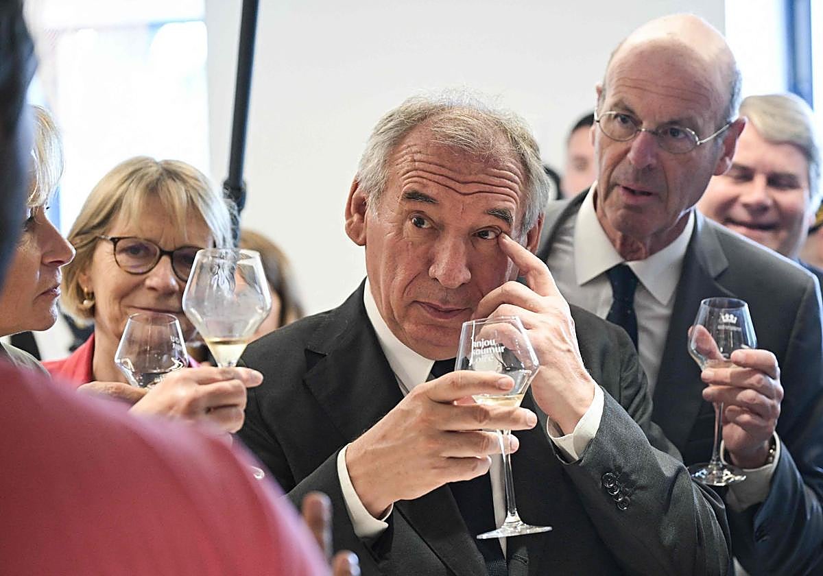 El primer ministro Bayrou no brinda por el acuerdo porque el vino francés se verá perjudicado