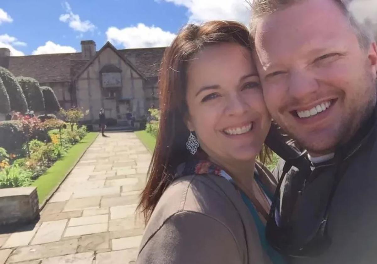 James y Angela Craig en una imagen de Facebook