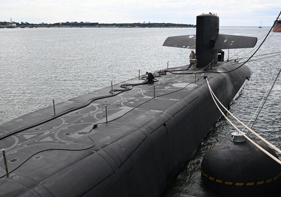 Trump exhibe músculo militar al anunciar el despliegue de dos submarinos nucleares ante Rusia