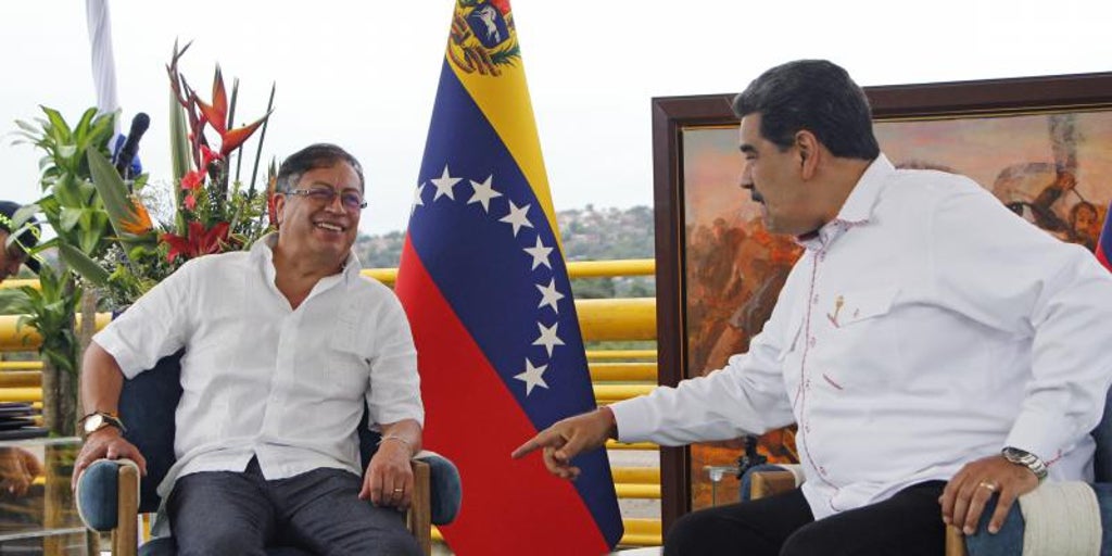 Petro abraza a Maduro un año después