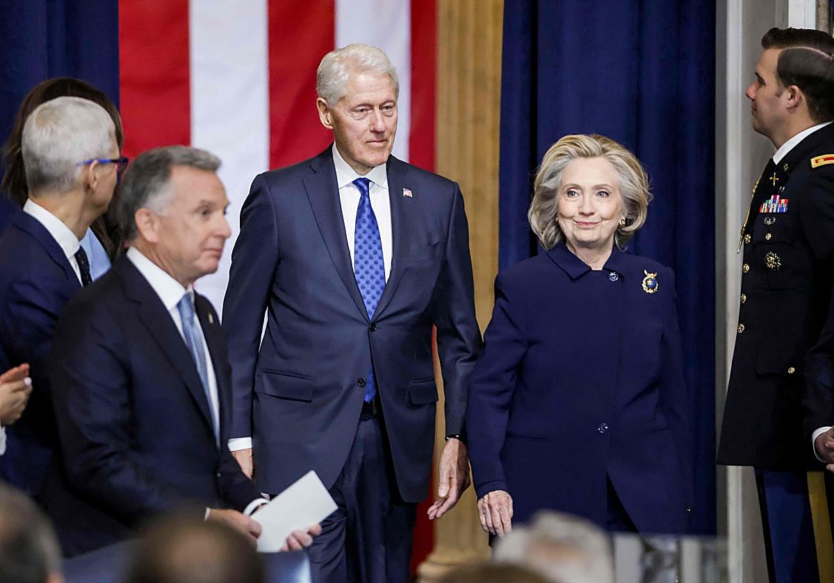 Bill Clinton y su esposa Hillary Clinton