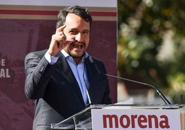 El hijo de López Obrador reaparece y rechaza las acusaciones por sus vacaciones en Tokio