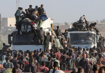 Mueren 20 personas en Gaza al volcarse un camión de ayuda humanitaria