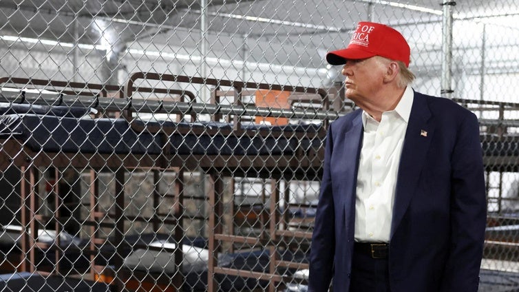 Una jueza federal ordena frenar obras en el centro de detención «Alligator Alcatraz» en Florida