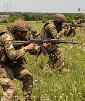 Imagen secundaria 2 - En el búnker de la primera línea de defensa ante Rusia