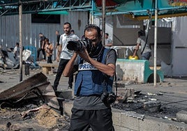 Un fotoperiodista en Gaza: «Todos los días al ir a trabajar me despido de mis hijos porque no sé si volveré con vida»
