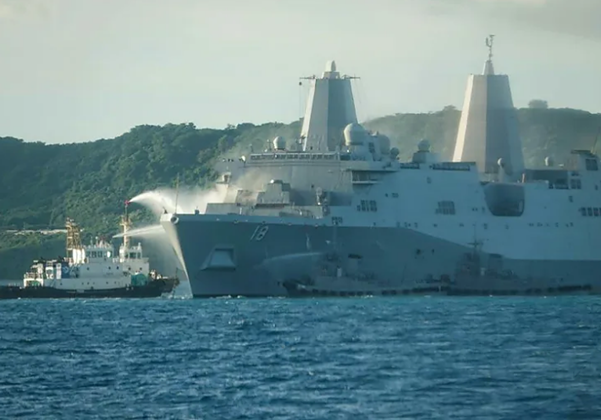 El buque permaneció 12 horas en llamas que fueron extinguidas por cuatro buques japoneses de la guardia costera, la marina y contratistas privados