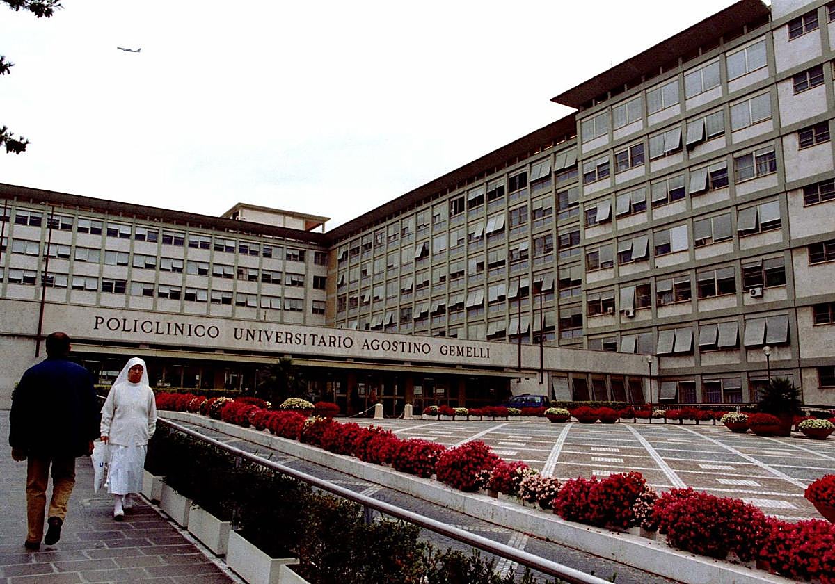 El Hospital Policlínico Gemelli, donde ha sido trasladado el pequeño