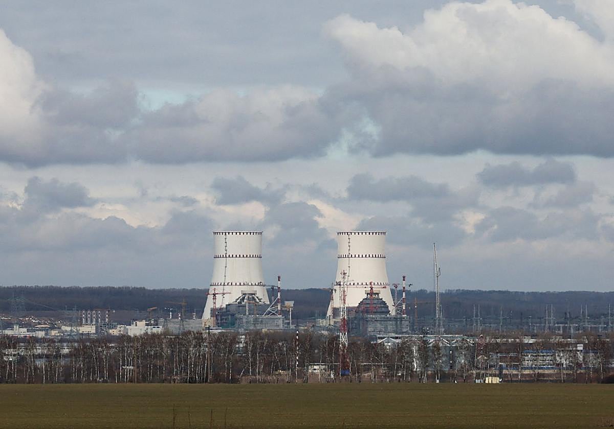 Una vista muestra la central nuclear de Kursk (KNPP) en el contexto del conflicto entre Rusia y Ucrania, tal y como se ve desde la ciudad de Kurchatov, en la región de Kursk, Rusia, el 19 de marzo
