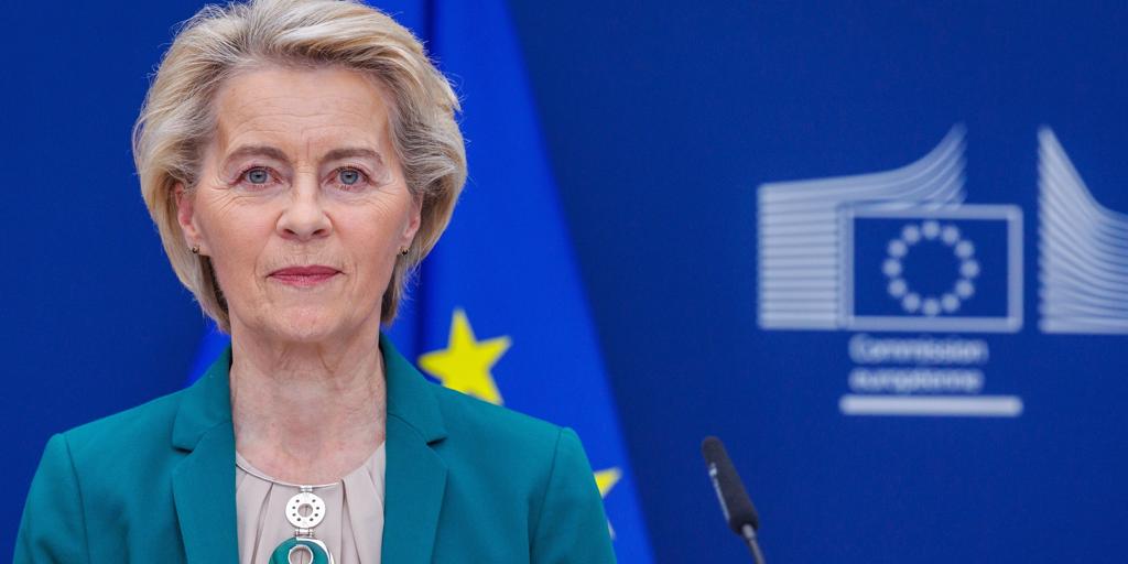 Von der Leyen, tras el ataque de Rusia el edificio de la UE en Kiev: «El Kremlin no se detendrá ante nada para aterrorizar a Ucrania»