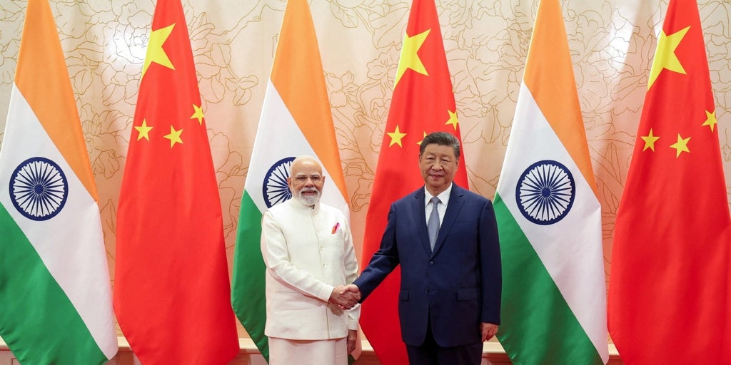 Xi Jinping recibe al primer ministro indio en una cumbre a la que también asiste Putin: «Debemos ser socios, no rivales»