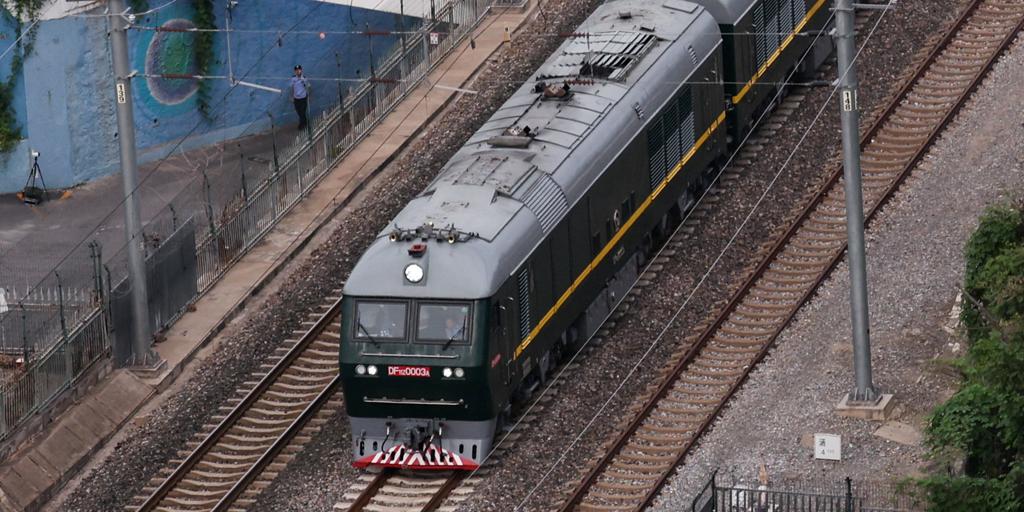 Kim Jong Un viaja a China en un tren blindado para asistir al desfile militar con Putin y Xi Jinping