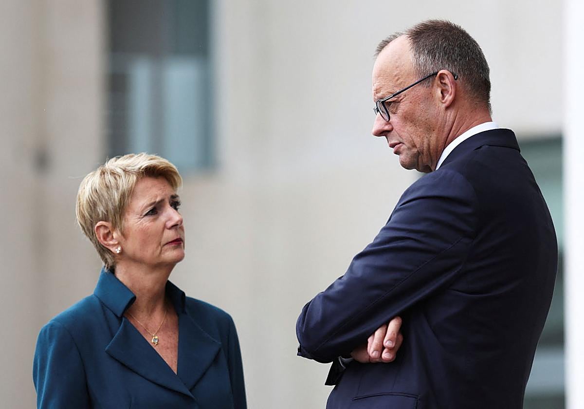 El canciller alemá, Friedrich Merz, recibe en Berlín a la presidenta de Suiza, Karin Keller-Sutter