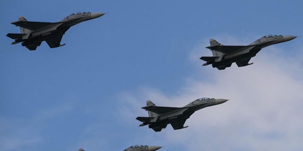 EE.UU. denuncia que aviones militares venezolanos han sobrevolado su buque en aguas del Caribe