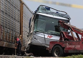 Al menos 10 personas mueren y 60 resultan heridas en el choque entre un tren y un autobús en México