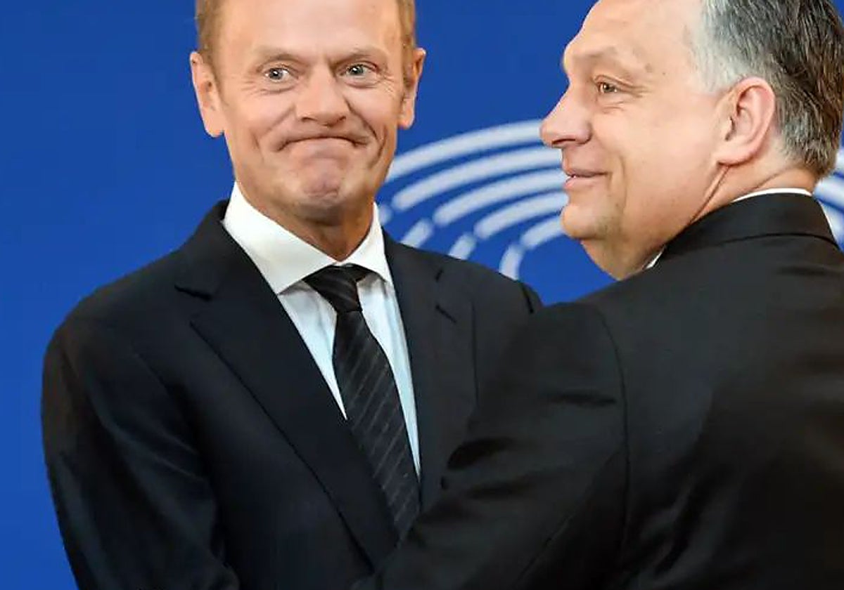 El primer ministro polaco, Donald Tusk junto a su homólogo de Hungria, Viktor Órban en una imagen de archivo